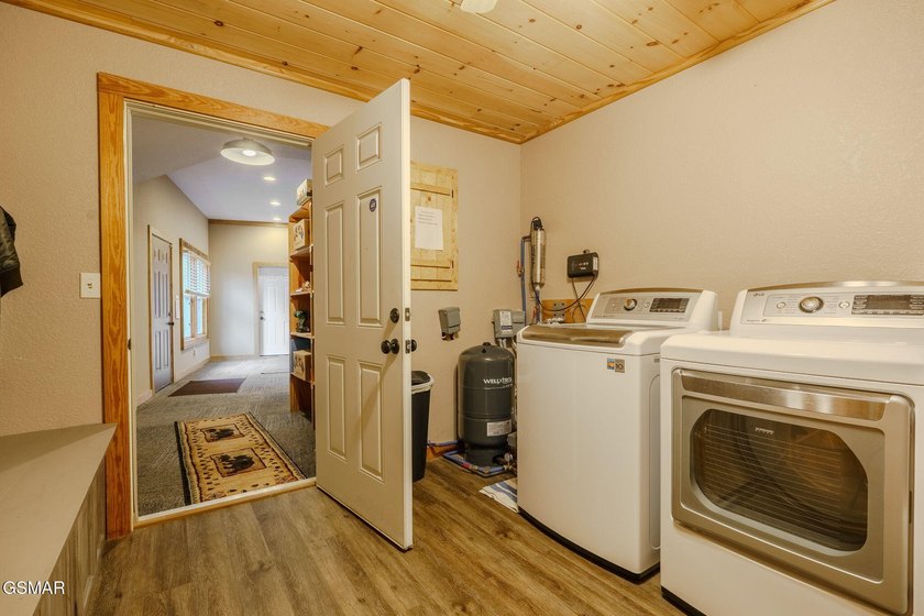 + 2 BONUS ROOMS!!!! A truly rare Wears Valley mountain retreat - photo 41