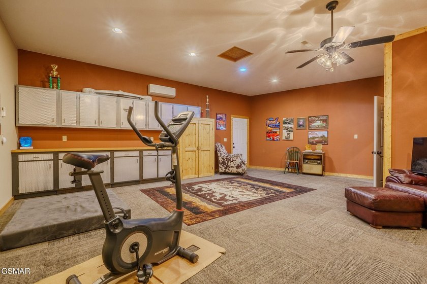 + 2 BONUS ROOMS!!!! A truly rare Wears Valley mountain retreat - photo 45