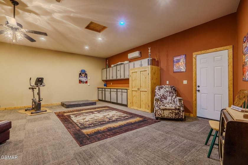 + 2 BONUS ROOMS!!!! A truly rare Wears Valley mountain retreat - photo 48