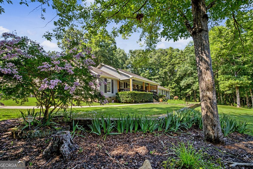 I am excited to feature this exceptional 4-bedroom, 3-bathroom - photo 7