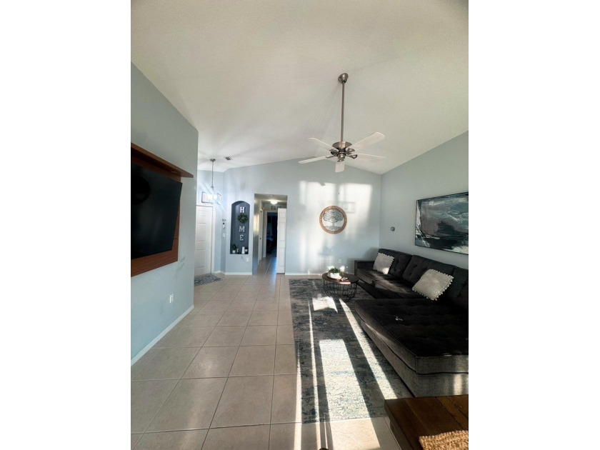Beautifully maintained 3BR/2BA lake-view home in the gated - photo 15