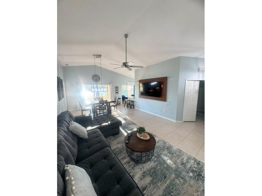 Beautifully maintained 3BR/2BA lake-view home in the gated - photo 17