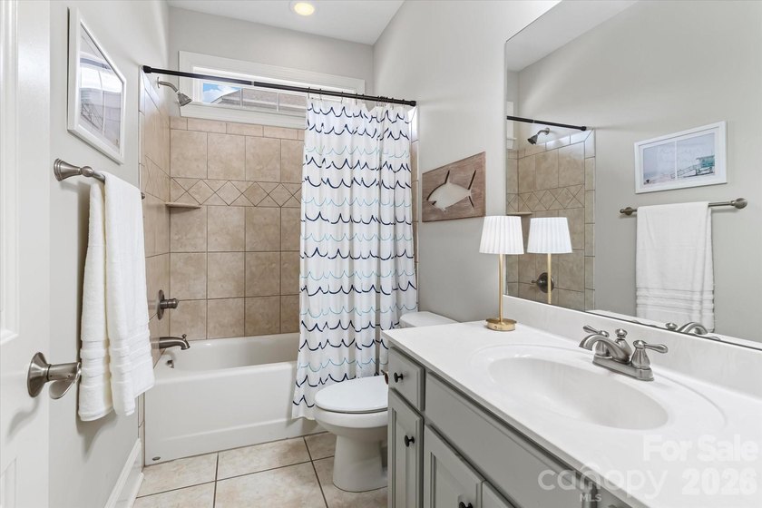 This exquisitely maintained all-brick custom residence offers - photo 24