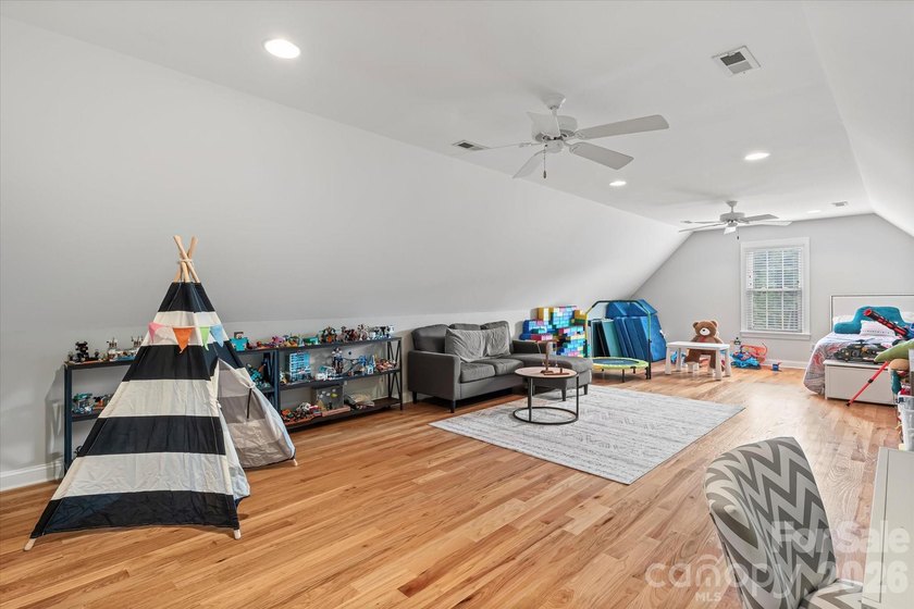 This exquisitely maintained all-brick custom residence offers - photo 30