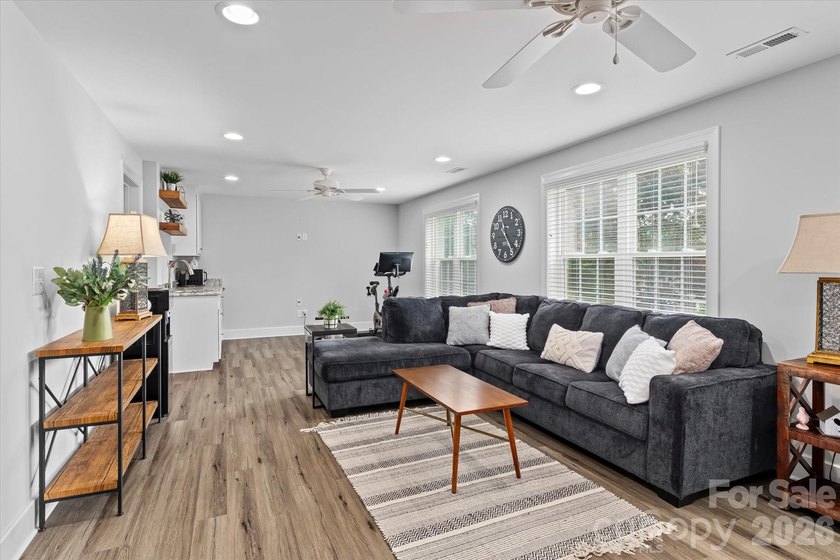 This exquisitely maintained all-brick custom residence offers - photo 32