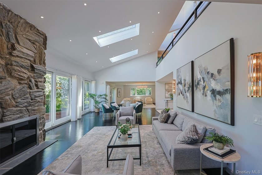 Privately set behind a long driveway in the prestigious Village - photo 7