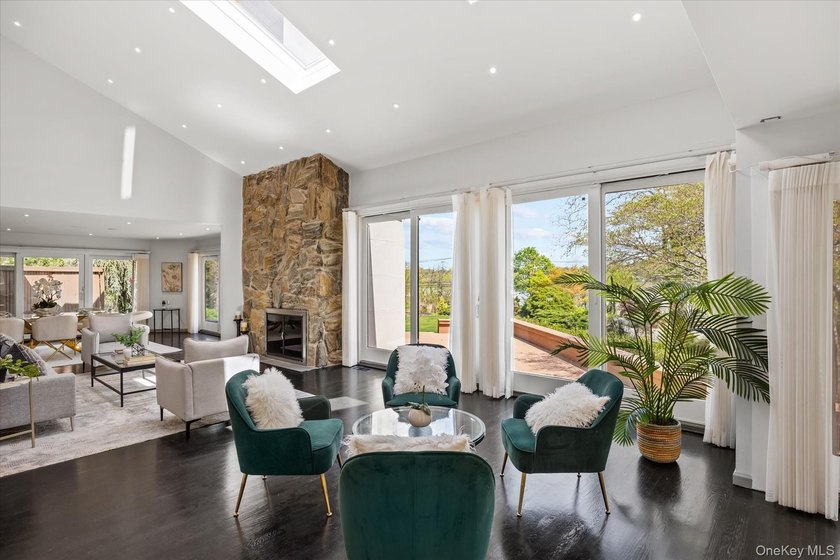 Privately set behind a long driveway in the prestigious Village - photo 8