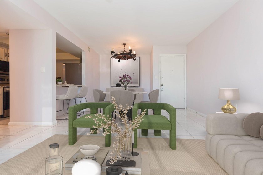 Welcome to Village Lake Condominiums in St. Petersburg! This 2 - photo 12