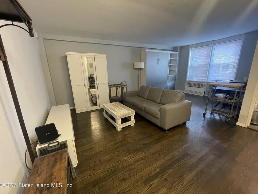 36 Hamilton Ave Studio Available with a PARKING SPOT, located a - photo 2