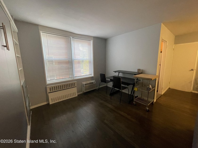 36 Hamilton Ave Studio Available with a PARKING SPOT, located a - photo 3