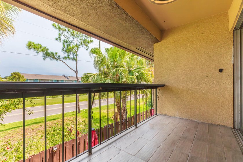 Welcome to Village Lake Condominiums in St. Petersburg! This 2 - photo 32