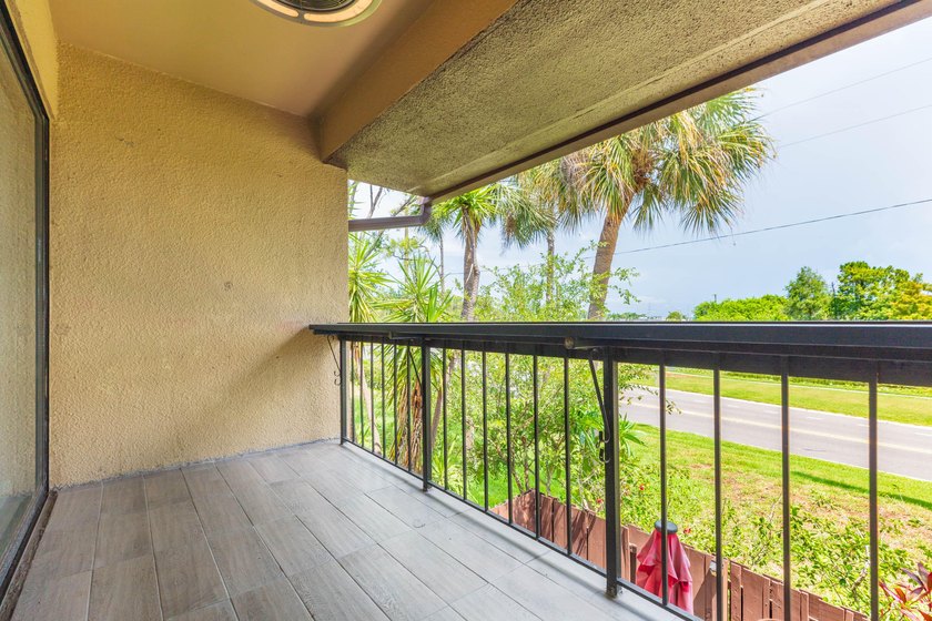 Welcome to Village Lake Condominiums in St. Petersburg! This 2 - photo 33