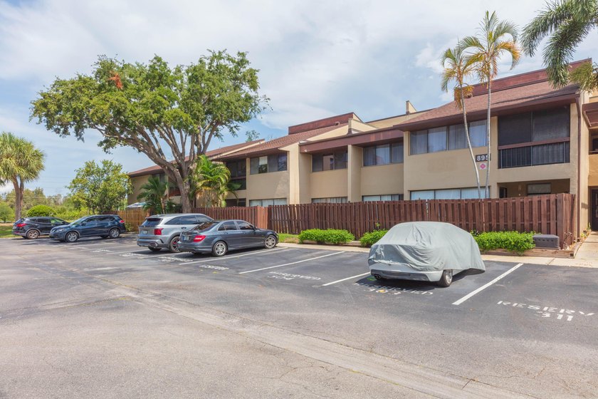 Welcome to Village Lake Condominiums in St. Petersburg! This 2 - photo 36