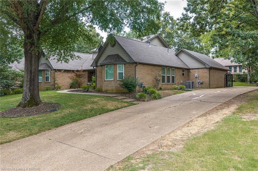 Tucked away in the beautiful Canterbury Cove subdivision, this - photo 40