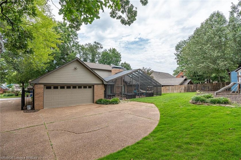 Tucked away in the beautiful Canterbury Cove subdivision, this - photo 43