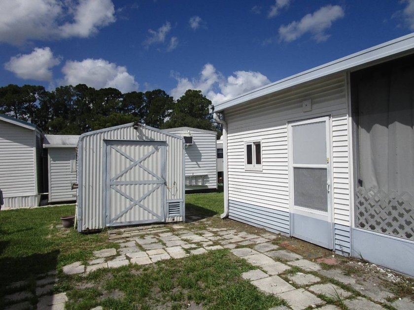 Discover the charm of this cozy 1-bedroom, 1-bath home located - photo 2