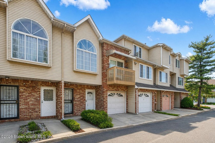 Welcome to 20 Jupiter Lane, a move-in condition two-bedroom - photo 2