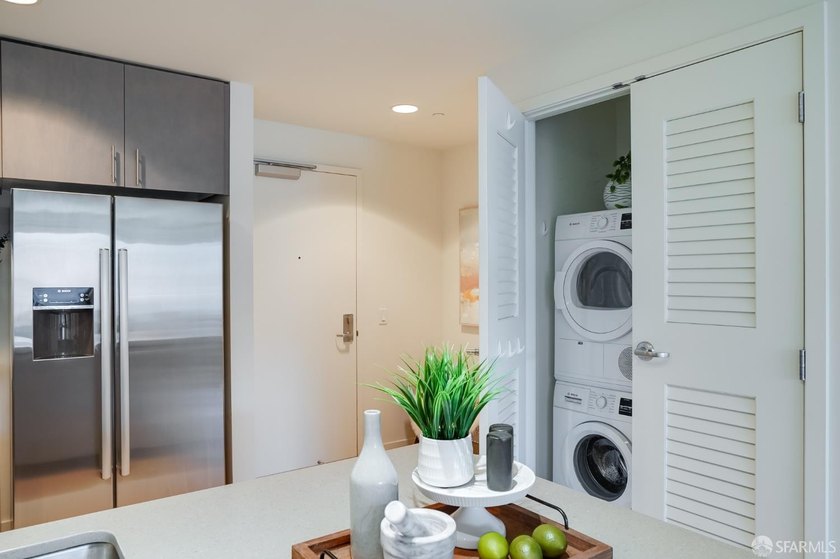 Experience waterfront luxury in this stunning 1-bedroom, 1- bath - photo 4