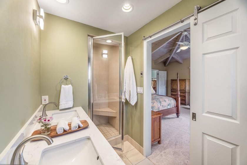 Welcome to 139 Waaula St, a stunning single-family home in the - photo 36