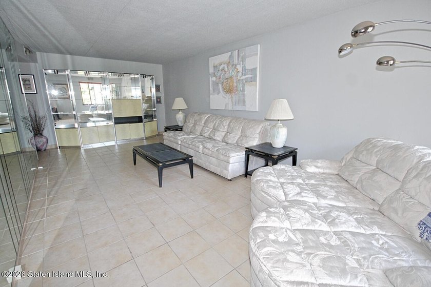 Welcome to 18 Windham Loop! Come see this well maintained 2 - photo 4