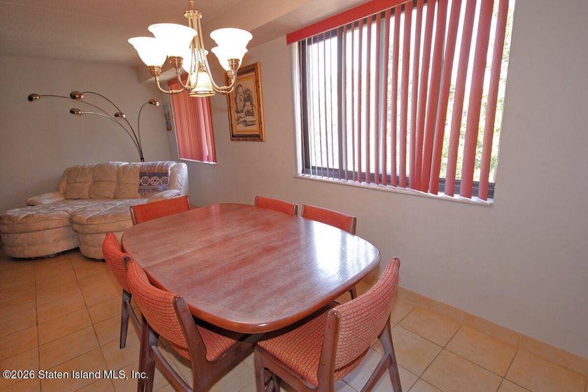 Welcome to 18 Windham Loop! Come see this well maintained 2 - photo 7