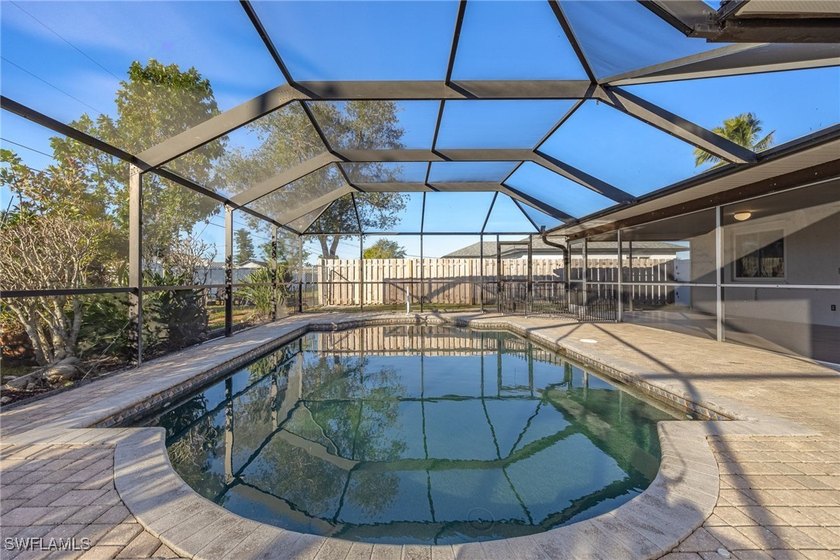 Great Buy! 3 bedroom 2 bath Pool Home with Newer roof and pool - photo 33