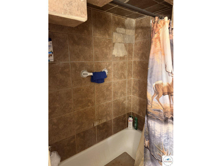 Welcome to this charming 4-bedroom, 1-bath second-tier home near - photo 8
