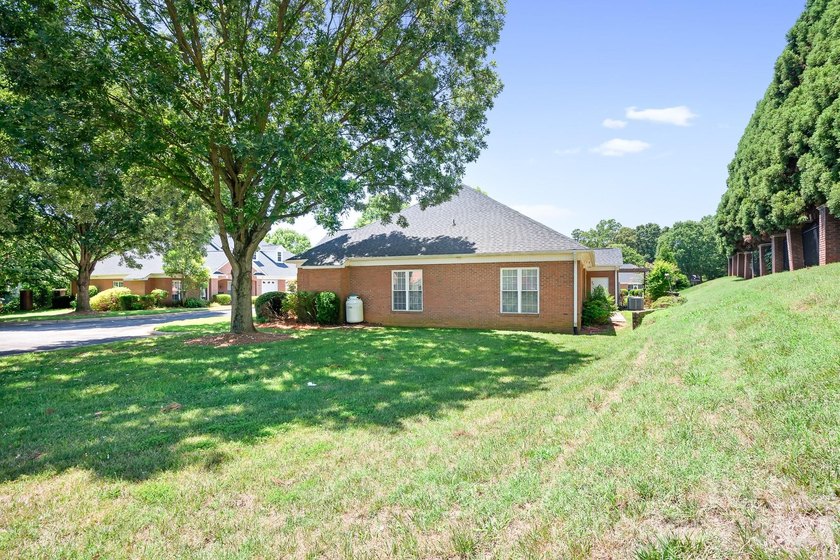 Gated entrance and walkable to beautiful downtown Mooresville - photo 3