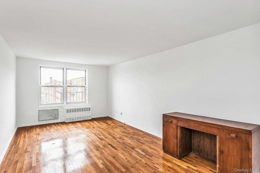 Affordable Spacious One Bedroom Apartment with Manhattan views - photo 6