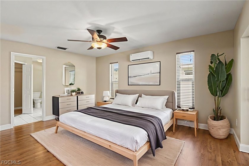 Welcome home to this light and bright, move-in ready gem - photo 11