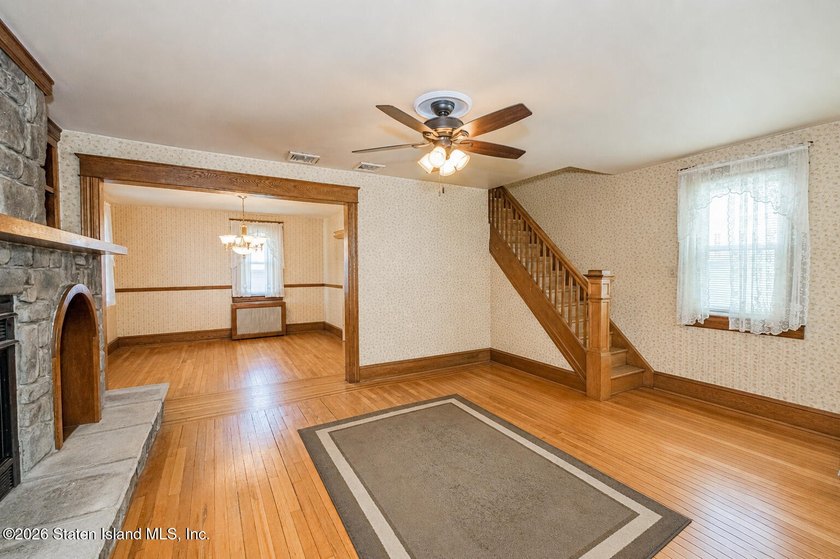 Welcome to 273 Waters Ave, a charming colonial set on a corner - photo 8