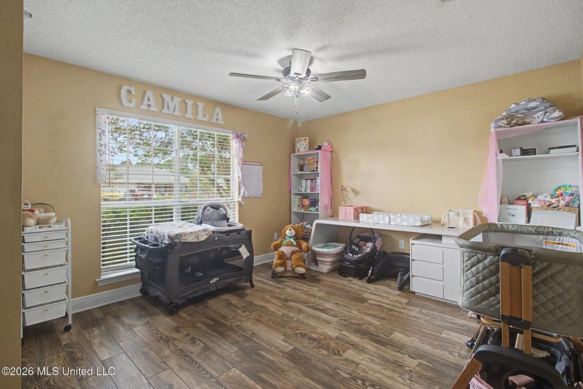 Spacious 3BR/2BA home in a convenient location close to shopping - photo 24