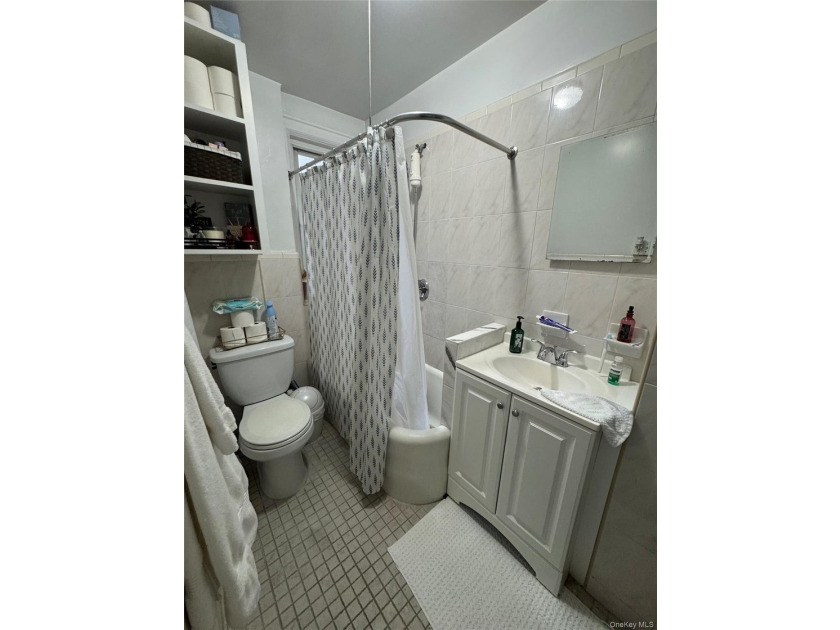 Positioned in the vibrant and commuter-friendly Woodlawn section - photo 5