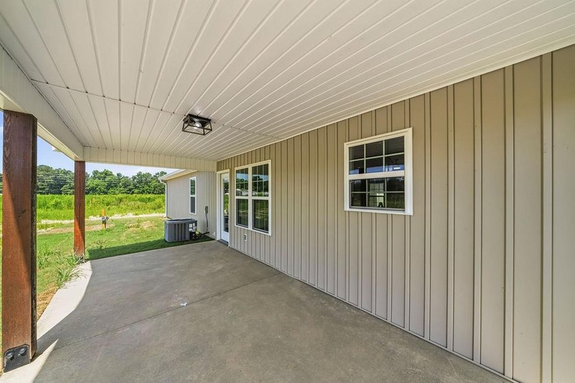 Welcome to this beautiful new construction home in Centre, AL! - photo 7