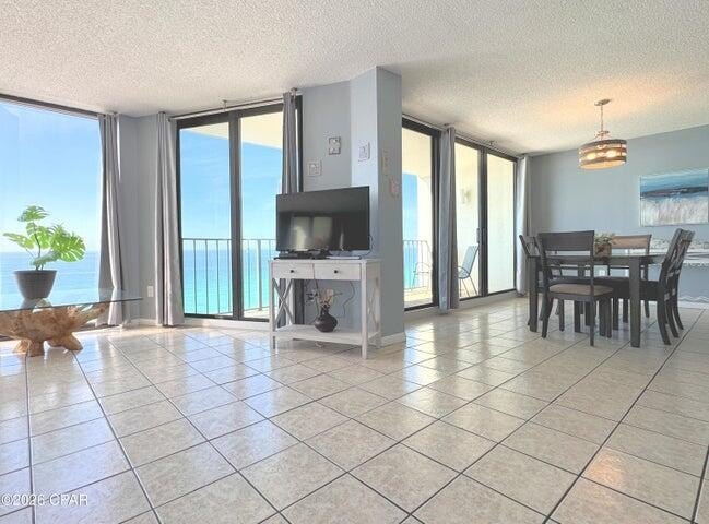 Incredible glass-front unit! Experience the ultimate coastal - photo 10