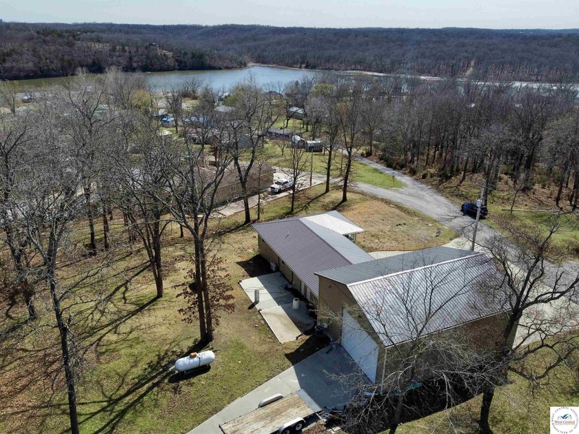 Fully Remodeled Home on 4 lots in a quiet lake development in - photo 3