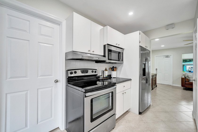 Beautifully maintained 3-bedroom, 2-bath home in highly - photo 11