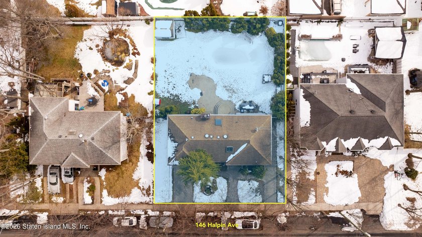 This Arden Heights center hall colonial will sell via auction on - photo 3