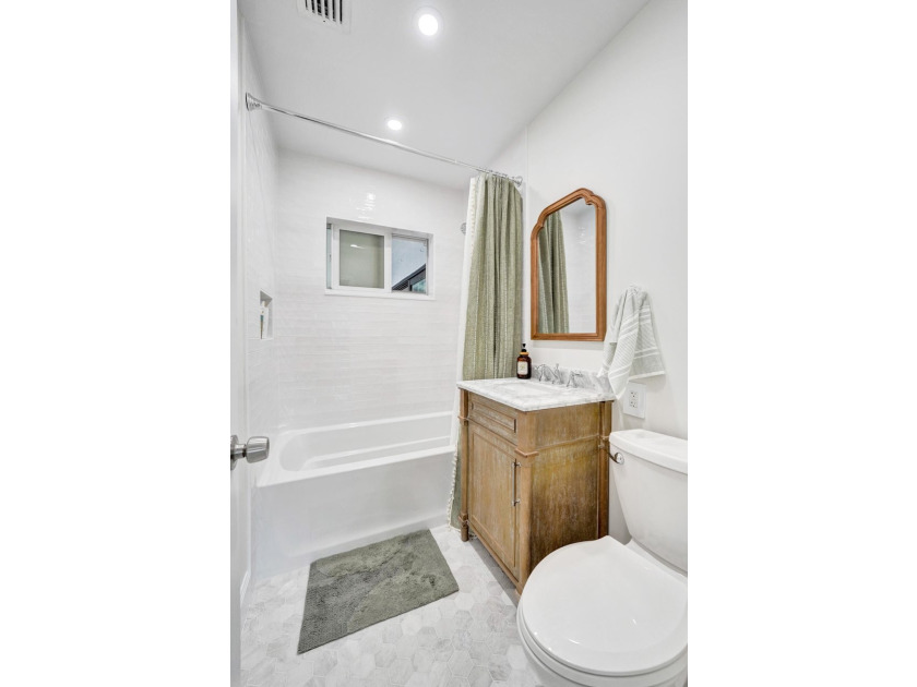 Beautifully maintained 3-bedroom, 2-bath home in highly - photo 29
