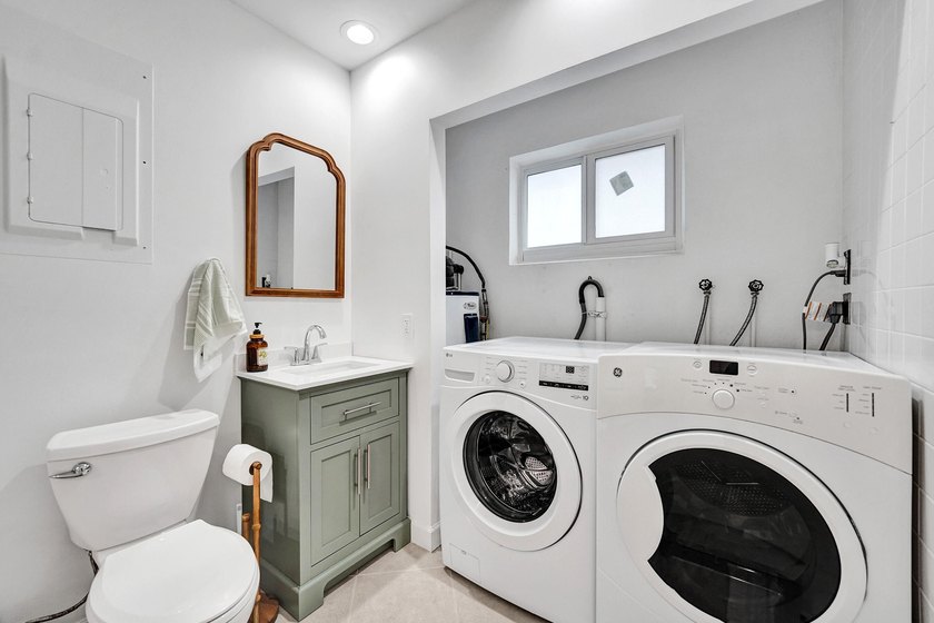 Beautifully maintained 3-bedroom, 2-bath home in highly - photo 32