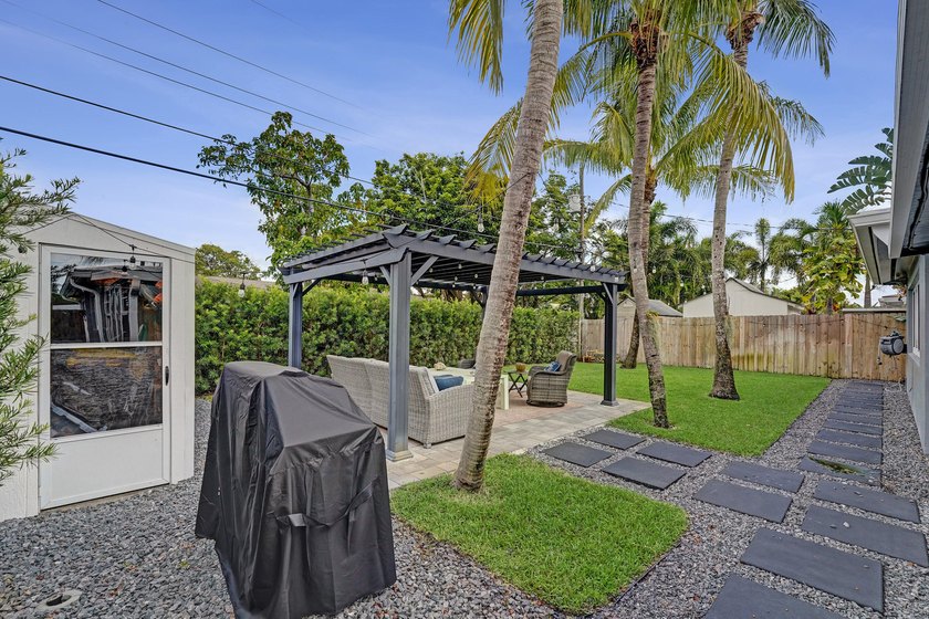 Beautifully maintained 3-bedroom, 2-bath home in highly - photo 40