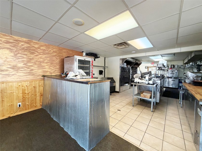 2,600 finished square feet, excellent visibility, and easy - photo 9