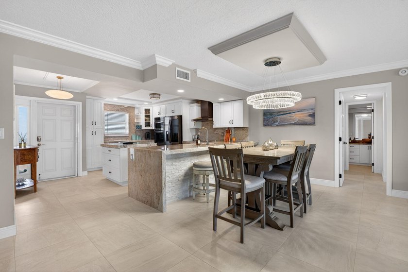 Experience luxury waterfront living in the desirable Hillsboro - photo 11