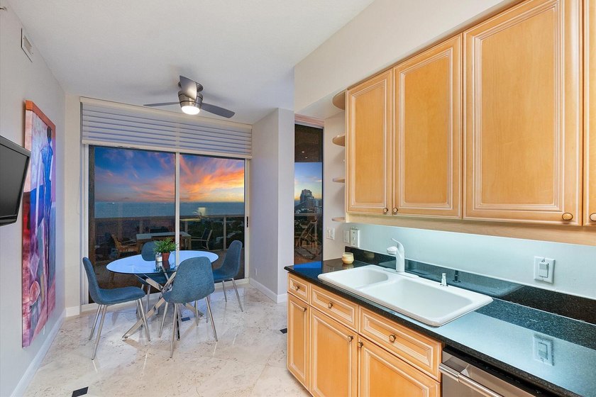 SOUTHEAST OCEAN AND COASTLINE VIEWS. Double Corner with almost 3 - photo 17