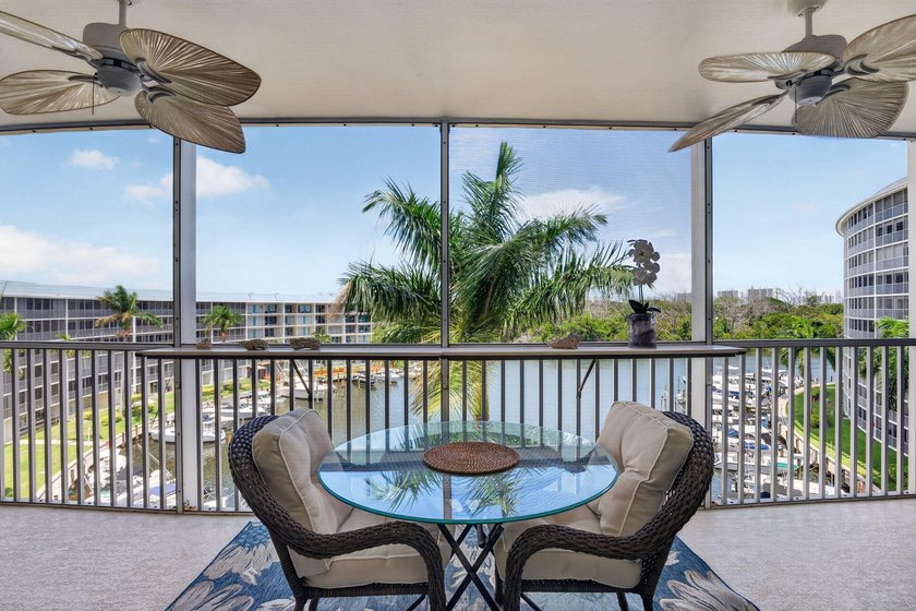 Experience luxury waterfront living in the desirable Hillsboro - photo 18