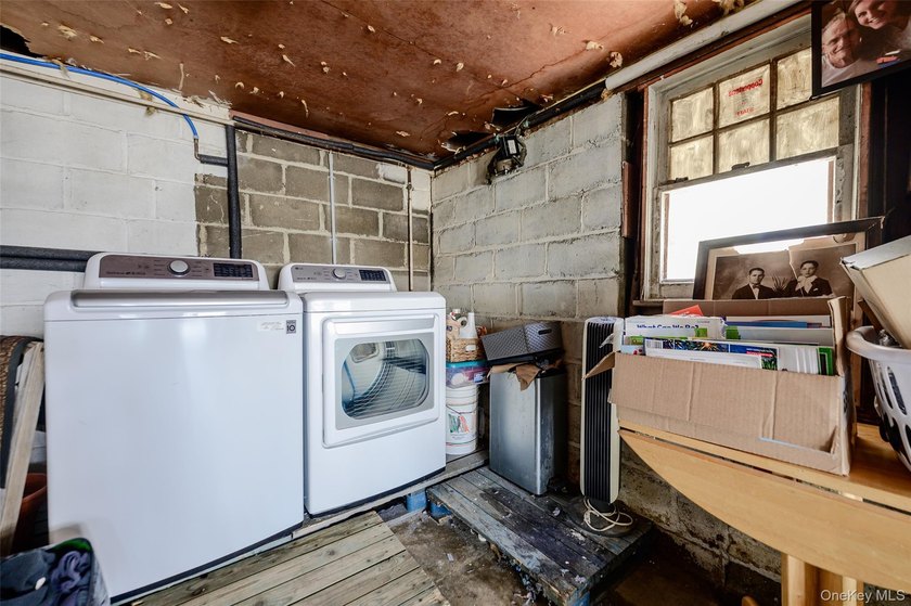 Welcome to this beautifully renovated raised ranch in Long - photo 31
