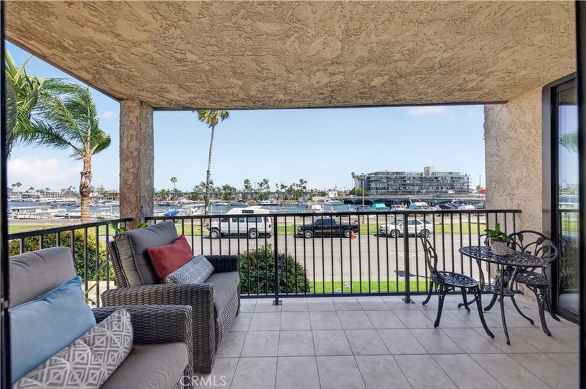 Unforgettable views define this beautiful 2 bedroom, 2 bathroom - photo 5