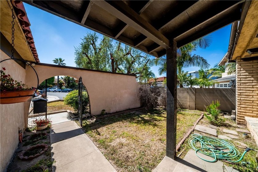 8111 Dartmoor Dr - photo 6