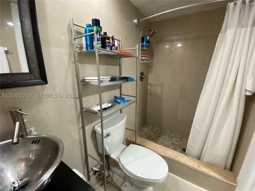 FOR SEASONED INVESTORS ONLY!! RENTED TO GREAT TENANTS @ $2 - photo 12