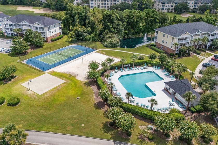 Beautifully maintained condo located in the highly sought-after - photo 16